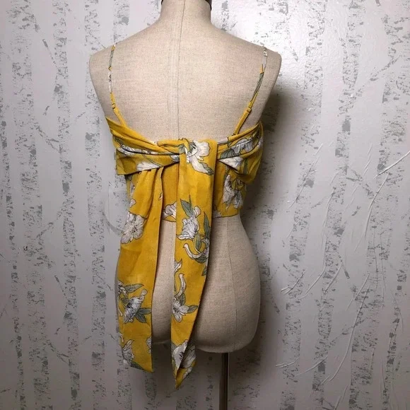 Chriselle X JOA floral wrap crop top - Picture 5 of 6